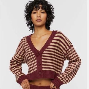 Forever 21 houndstooth V-neck sweater.